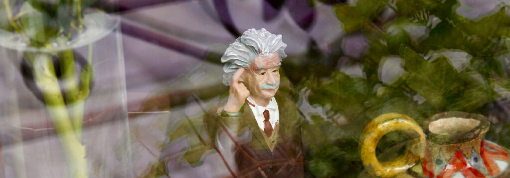 How to Read Critically: Essential Skills for Effective Comprehension and Analysis 2 How to Read Critically: Essential Skills for Effective Comprehension and Analysis